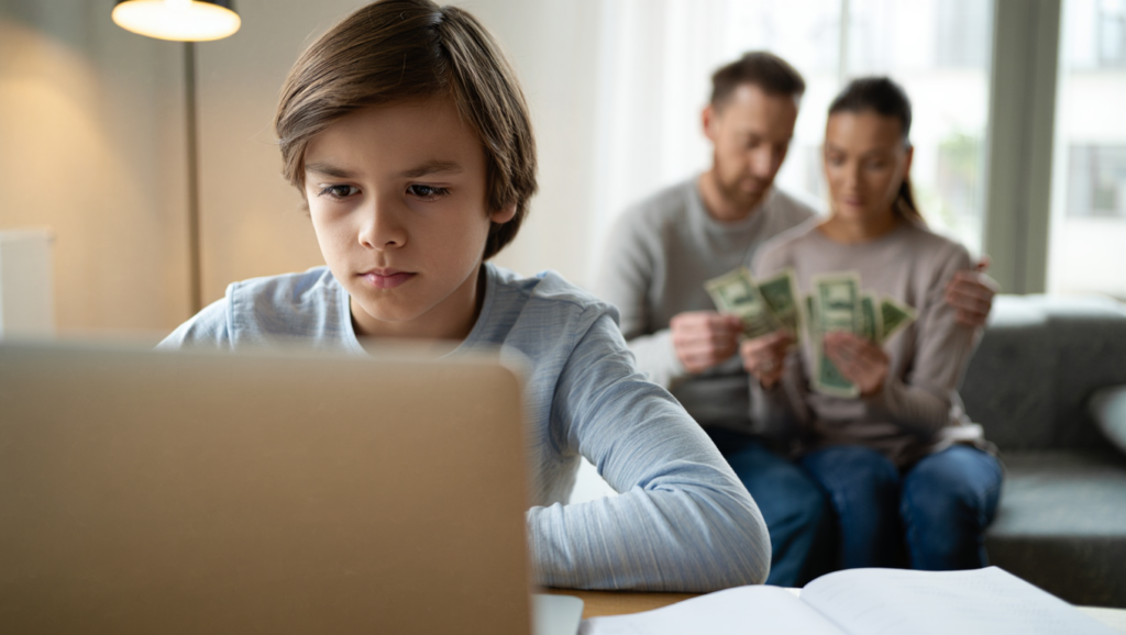 Сколько стоит семейное образование: реальные расходы на домашнее обучение в 2026 году